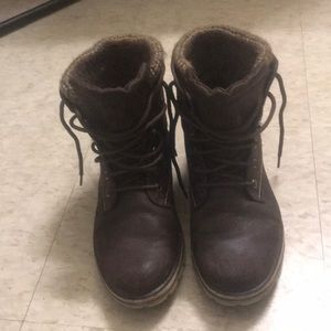 Cliffs by White Mountain brown boots